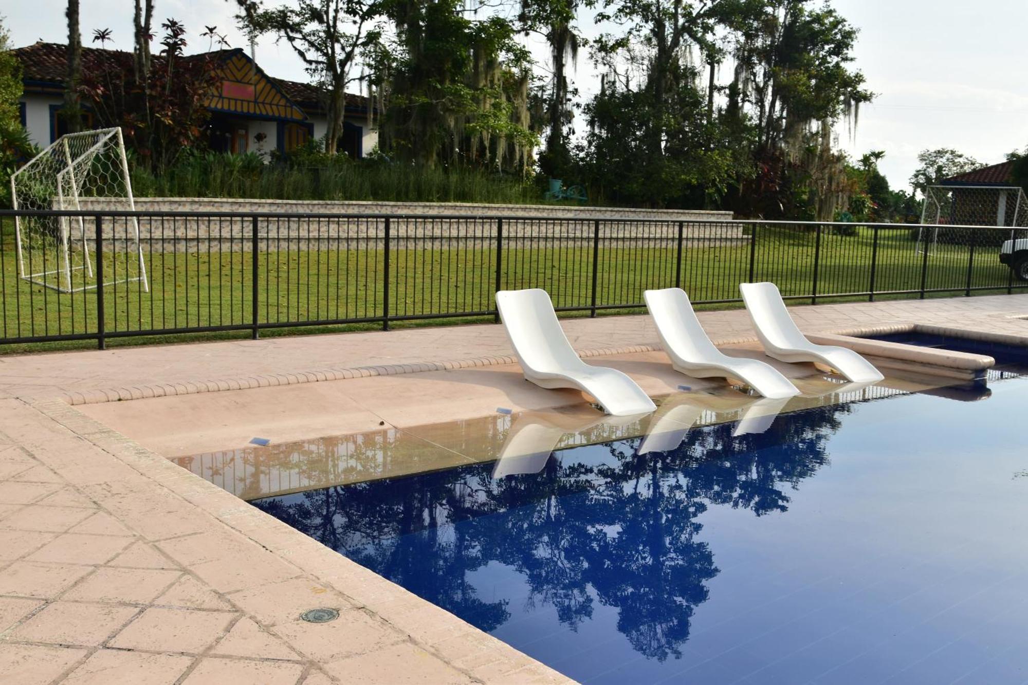 Finca Hotel Los Girasoles Монтенегро Экстерьер фото